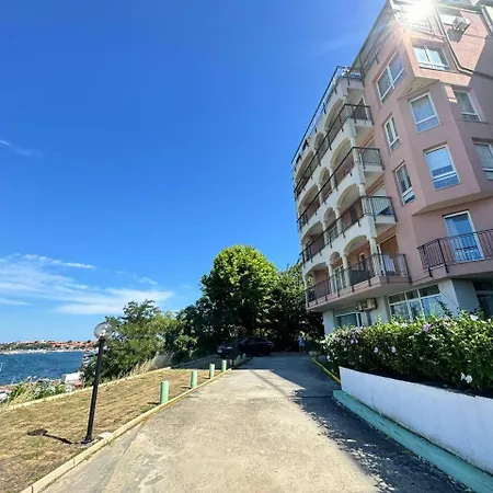 Dkapartments Amrita نيسيبار